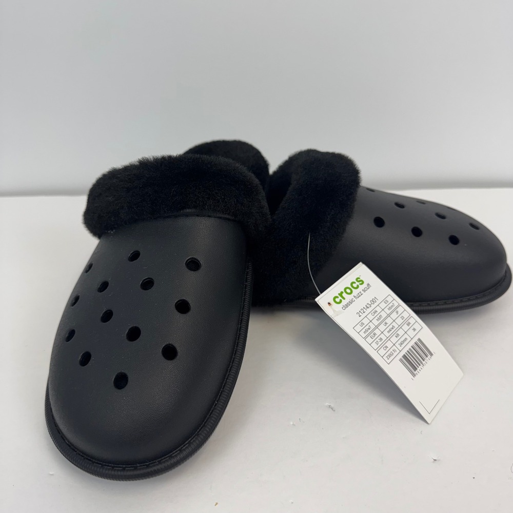 Crocs Classic Fuzz Scuff Black Faux Fur Lined Slipper Shoes 212143-001 SZ 7 NEW